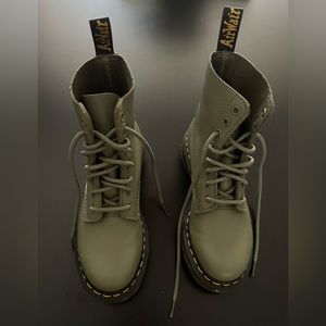 DR.Marrens women’s boots